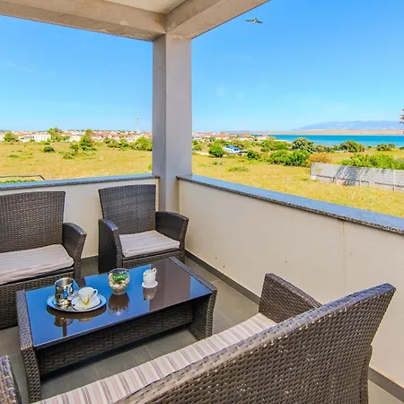 アパート With Parking Space - 18541